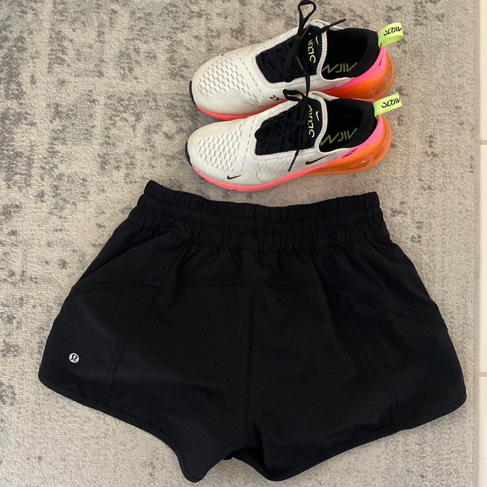 Lululemon Tracker Low Rise 4 inch - size 8 in black. Excellent condition